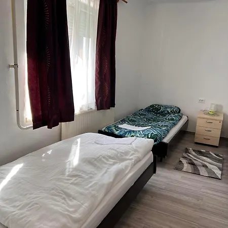 Csokonai Apartman Salgótarján Exterior foto